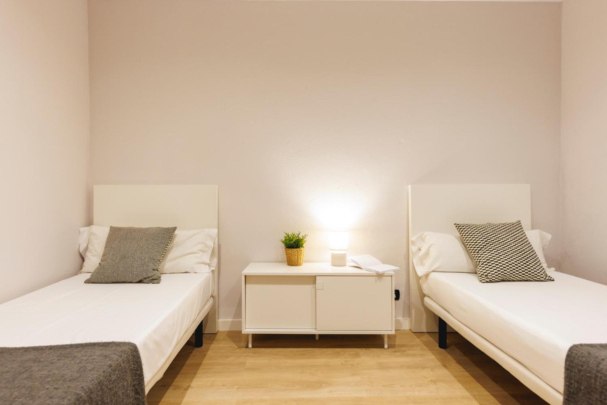 Bravissimo Apartaments Mora 4 خيرونا المظهر الخارجي الصورة